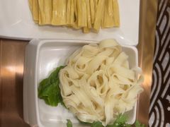 -七欣天香辣蟹火锅(闵行浦江欢乐颂店)