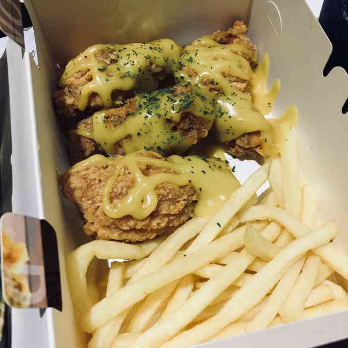 江原道炸鸡(星悦广场店)-"这家店离家比较近,没有去过他们家的实体店.