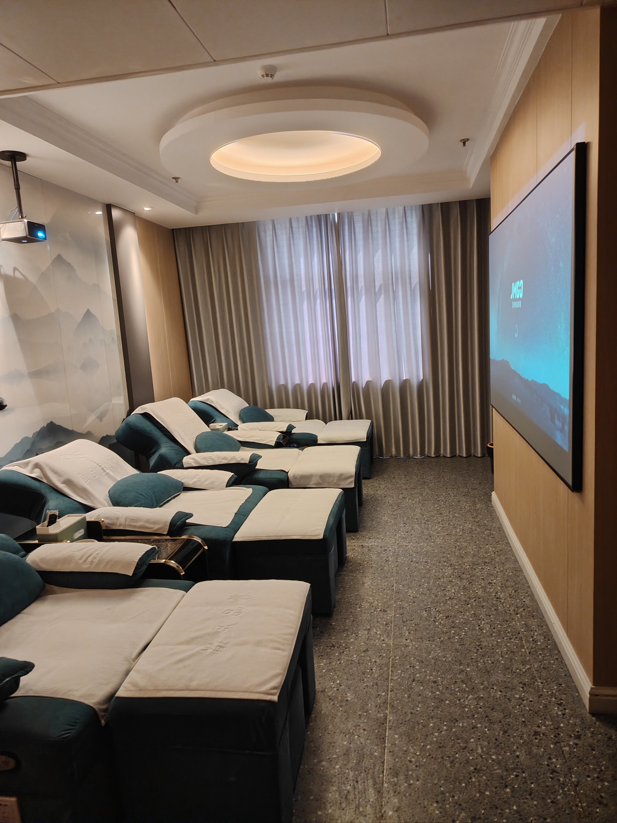 江汉路逛累了😮‍💨,不妨试试尊品足道💯