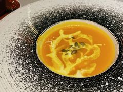 鲜橙南瓜浓汤-YUE·6·西式融合餐厅(外滩六号店)