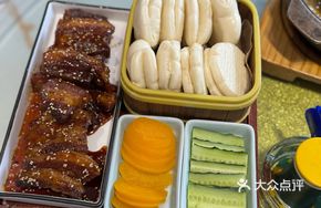 Steamed Bun with Meat Filling