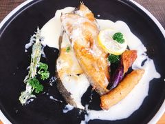 -四月吧餐厅(正阳步行街店)