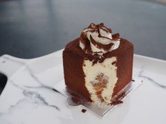 -UNI UNI(环亚凯瑟琳店)