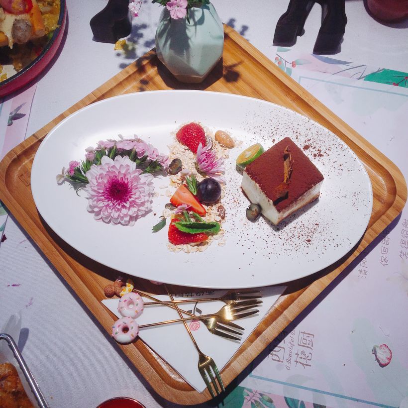 【四缺】漫游花镜 享受美食——记【西缘花厨】