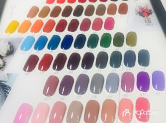 美甲店终于开业了，现在还有优惠活动，比较划算