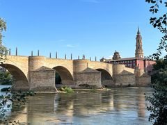 -皮拉尔圣母圣殿主教座堂