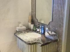 -浅深(世茂滨江精品店)