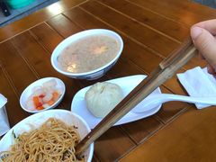 -李与白包子铺(桐梓林店)