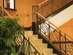 -深圳富苑皇冠假日套房酒店