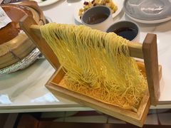 -洪氏嗨捞·广东猪肚鸡·椰子鸡火锅(西咸万象城店)