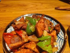 烤肉炒馕-阿里家·新疆烤肉酒場 by MIG