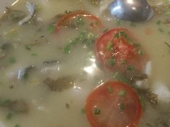 酸汤乌鱼-兔行天下-鸿鹤鲜锅兔(中海国际店)