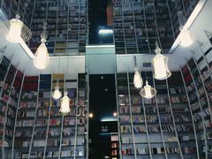 -钟书阁(松江泰晤士小镇店)