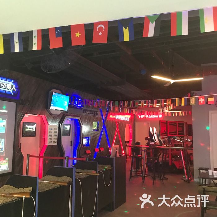 集合石|密室cs轰趴团建综合馆