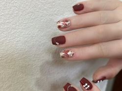 -安吉拉·纤纤玉指美甲美睫创意中心