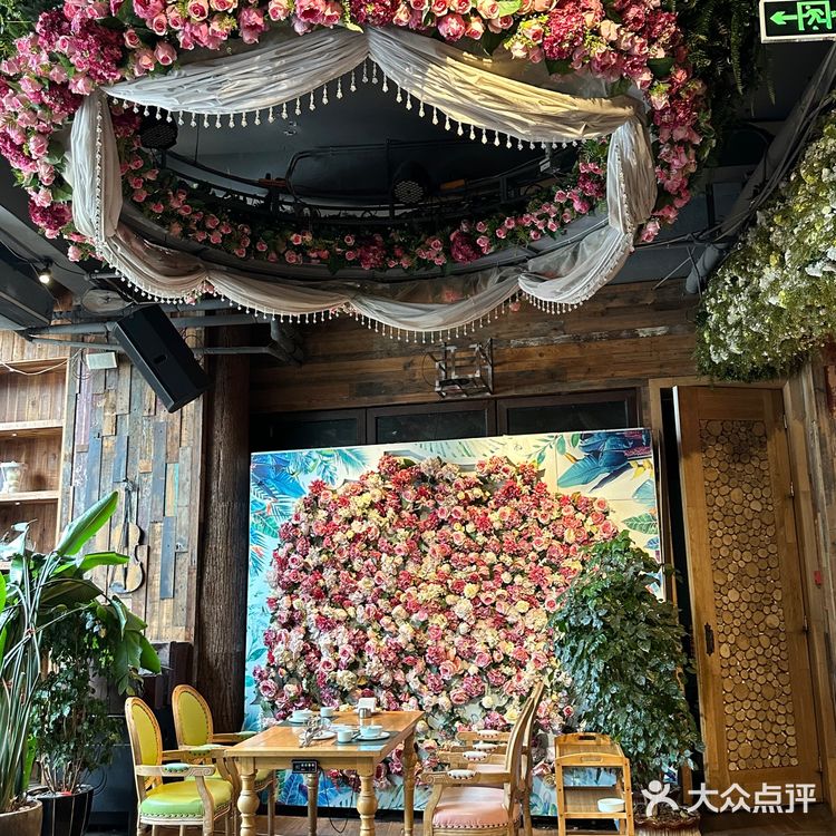 正宗云南风味|一口就鲜掉眉毛的菌汤火锅！