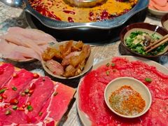 -渝嘴小老弟老火锅(华新村店)