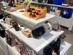 -唯品会(北京国瑞城店)