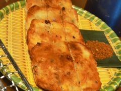 漫步丽江洋芋粑粑-雀舞云南菜(天津天河城购物中心店)