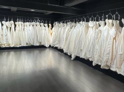 -维纳斯婚纱礼服租赁馆