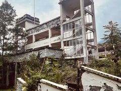 -四川汶川特大地震漩口中学遗址