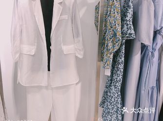 这家衣服巨好看会员卡打完折简直就是白菜价