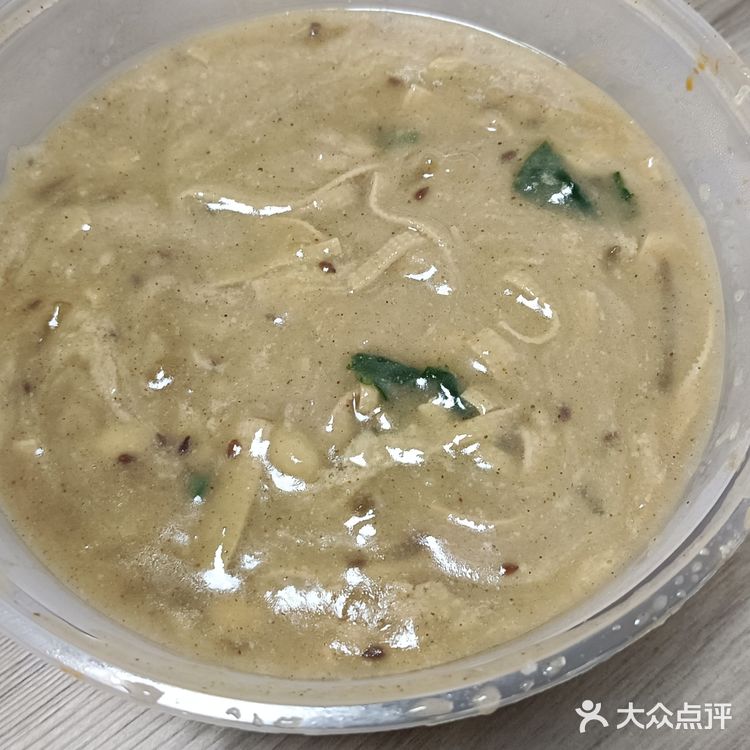 下雨天的五香豆沫和牛肉盒