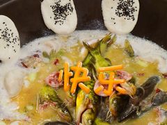 -丹水桥地锅鱼·翘嘴鲌·地方特色全鱼宴(丹江口大坝店)