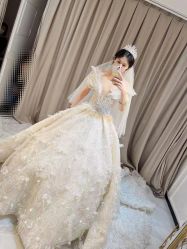 点击看大图 -GRACE KELLY婚纱与礼服(北京店)