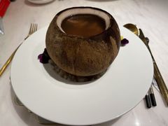 椰子八宝鸡汤-闻见中国海南菜(K11店)