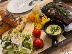 -Mark&Mars Restaurant