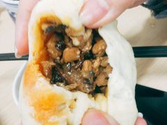 麻辣香菇鸡丁包-老陶包子铺(南大西南村店)