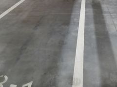 -中庚漫游城停车场