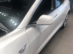 -TESLA 特斯拉(上海太古汇体验店)