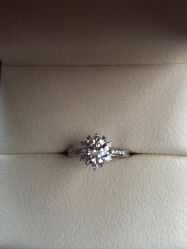 -威德钻石-克拉钻大本营(南京东路店)