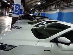 -世纪东方广场-停车场