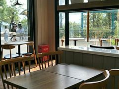 靠窗位-肯德基(大侠谷店)