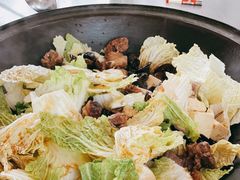 -粘豆包柴火铁锅炖