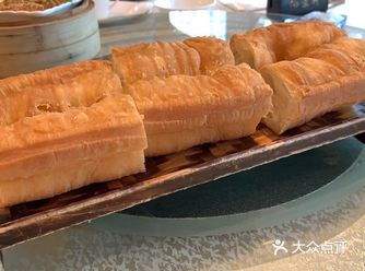 环境： 位于天河北旺地，餐厅不算太嘈，但位置摆得较密