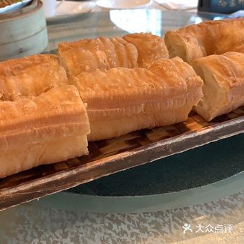 环境： 位于天河北旺地，餐厅不算太嘈，但位置摆得较密