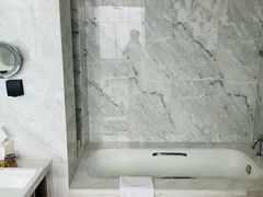 -上海漕河泾万丽酒店