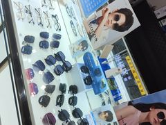 -荣视医眼镜(南外街店)