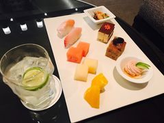 -百灵希尔顿逸林酒店大堂吧