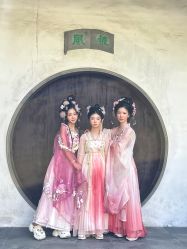 -一揽芳华汉服旗袍体验馆(拙政园店)