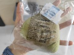 抹茶奶酥软欧包-瑞幸咖啡(灵芝地铁站店)