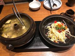 -云海肴·汽锅鸡·云南菜(天山百盛优客店)