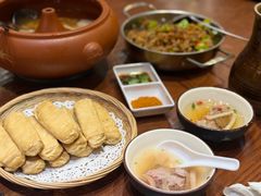 -老滇山寨•云南特色菜•地方菜•民族风情歌舞表演(金碧店)
