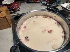-尚尚仙·酸汤猪手·猪肚鸡火锅(华联万柳购物中心店)