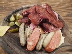 德式脆皮猪肘配香肠拼盘-闲·胡同 Barblu Hutong(雍和宫五道营店)