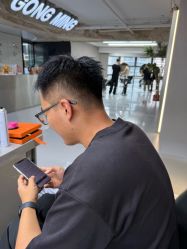 -宫铭烫发染发接发店